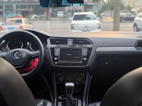 Volkswagen Tiguan L