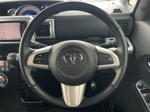 Toyota Pixis Mega