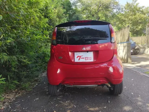 Mitsubishi I