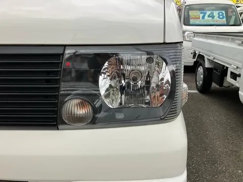 Mitsubishi Minicab Van