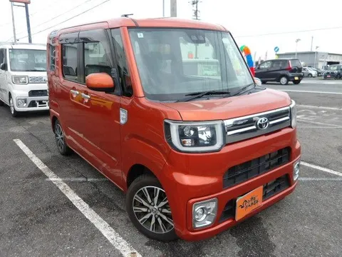 Toyota Pixis Mega