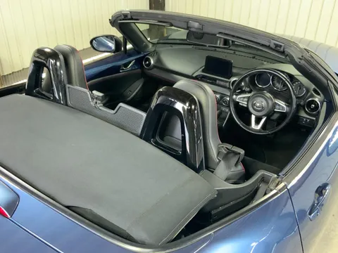 Mazda MX-5 (Roadster)