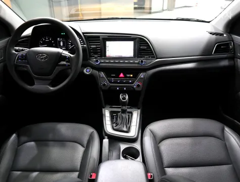 Hyundai Elantra (Avante)