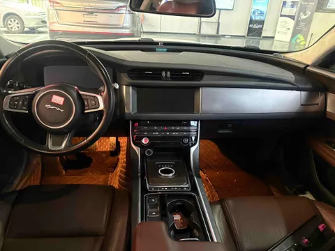 Jaguar XFL