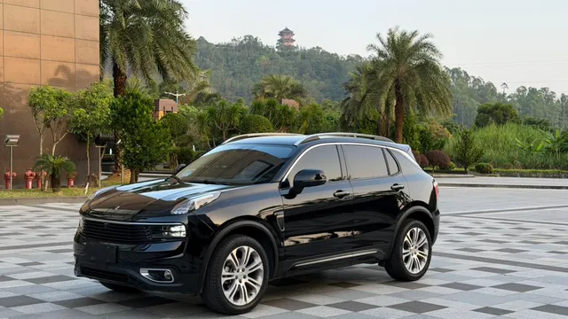 Lynk & Co 01