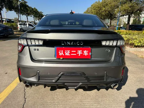 Lynk & Co 03