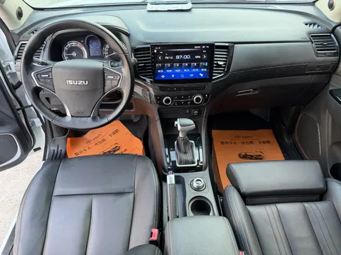 Isuzu mu-X
