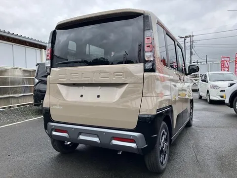 Mitsubishi Delica Mini