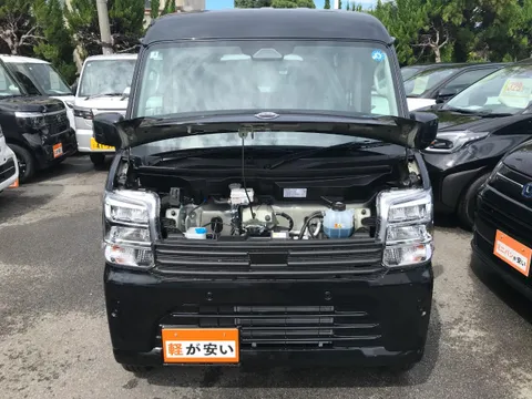 Nissan Clipper Van