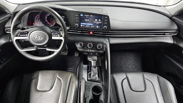 Hyundai Elantra (Avante)