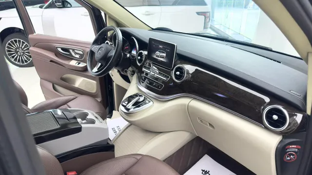 Mercedes-Benz V-Class