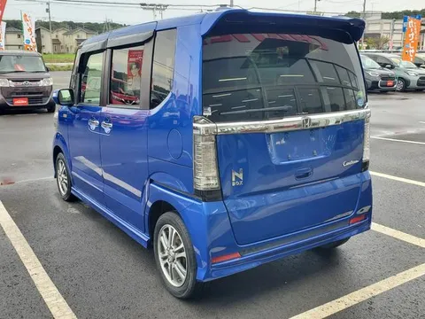 Honda N-BOX Custom