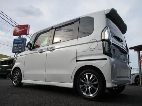 Honda N-BOX Custom