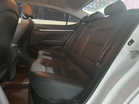 Hyundai Elantra (Avante)