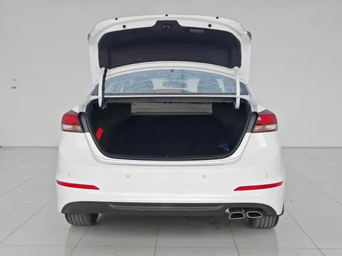 Hyundai Elantra (Avante)