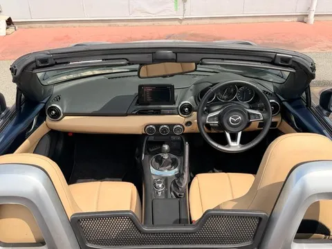 Mazda MX-5 (Roadster)