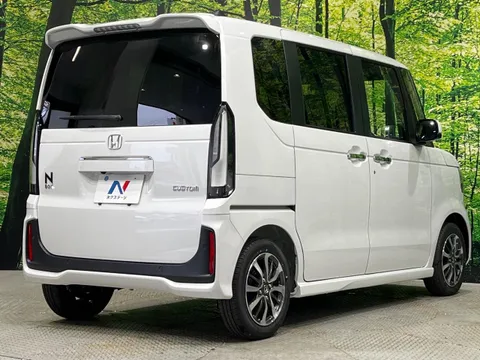 Honda N-BOX Custom