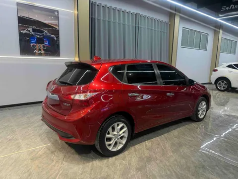 Nissan Tiida