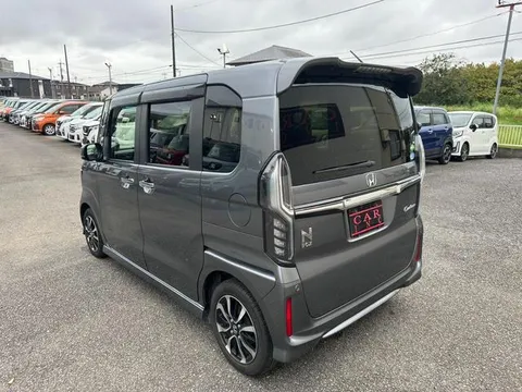 Honda N-BOX Custom