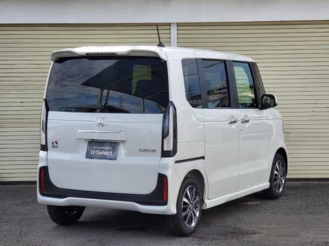 Honda N-BOX Custom