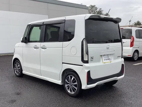 Honda N-BOX Custom