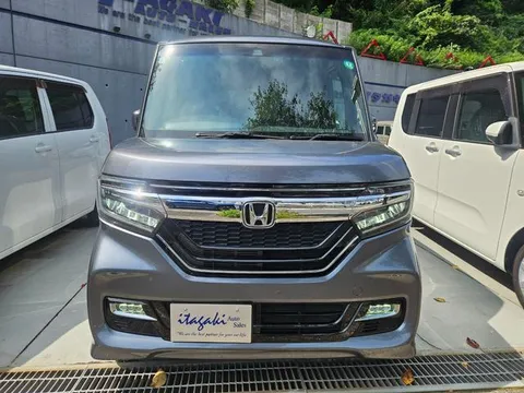 Honda N-BOX Custom