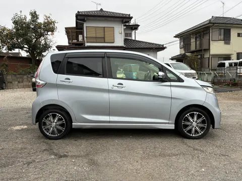 Mitsubishi eK Custom