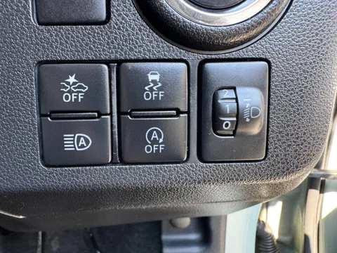 Daihatsu Mira Tocot