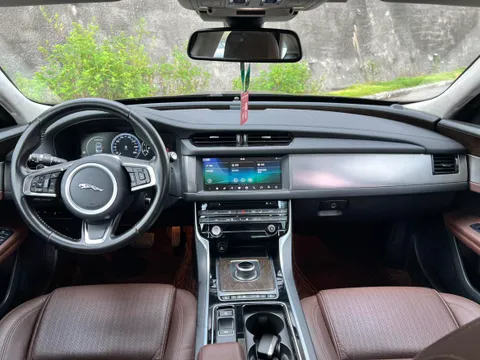Jaguar XFL