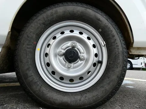 Mazda Scrum Truck