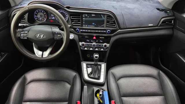 Hyundai Elantra (Avante)