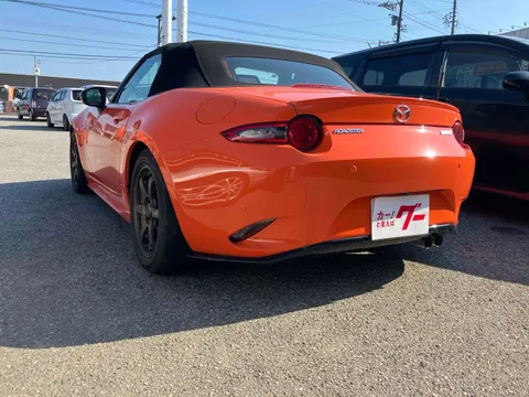 Mazda MX-5 (Roadster)