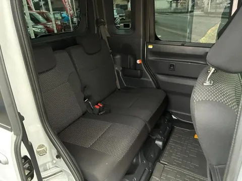 Toyota Pixis Mega