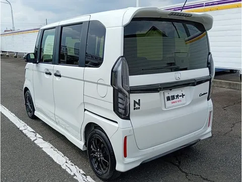 Honda N-BOX Custom