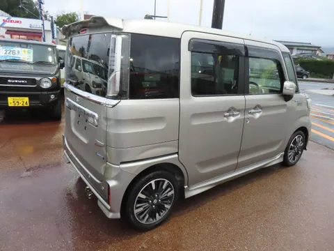 Suzuki Spacia