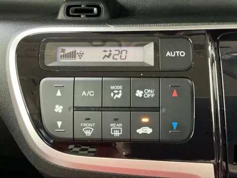Honda N-BOX Slash