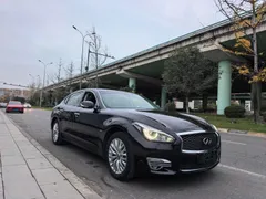 Infiniti Q70