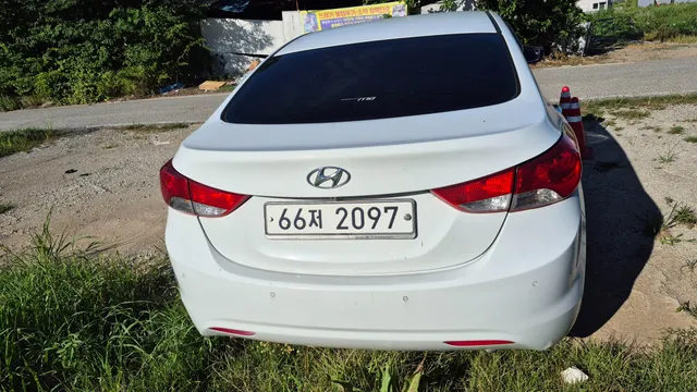 Hyundai Elantra (Avante)