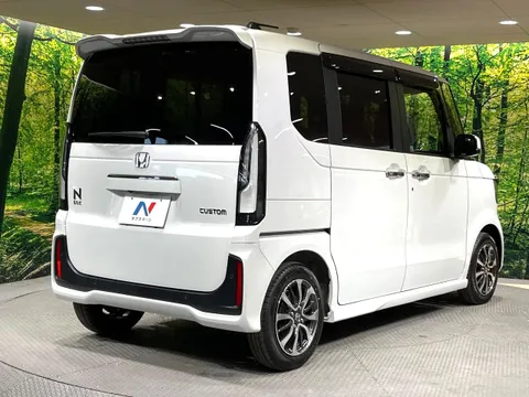 Honda N-BOX Custom