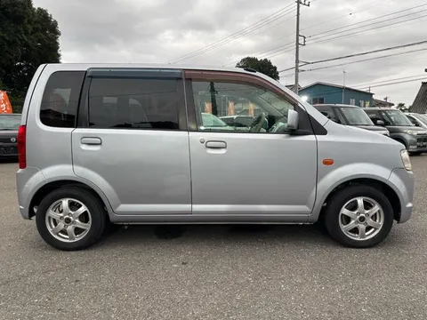 Nissan Otti