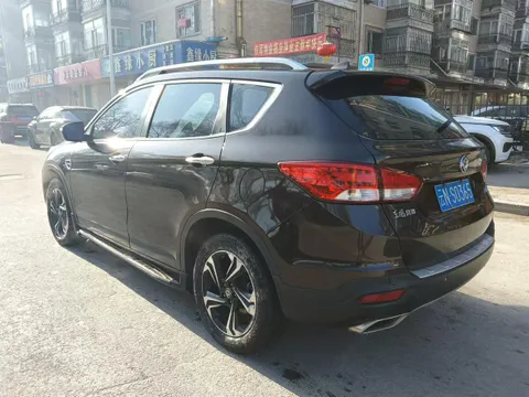 Dongfeng AX7