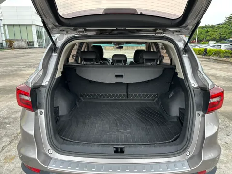 Dongfeng AX7