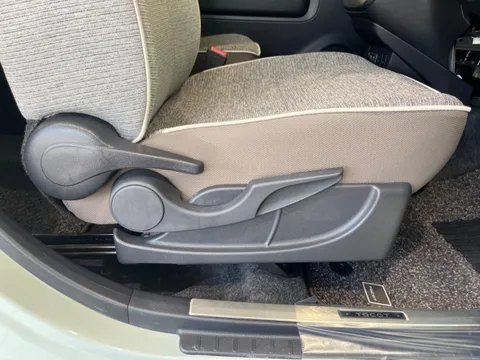 Daihatsu Mira Tocot