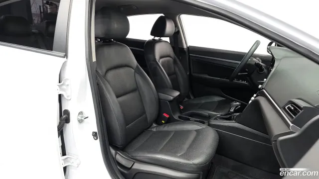 Hyundai Elantra (Avante)