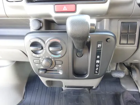 Nissan Clipper