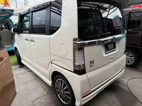 Honda N-BOX Custom