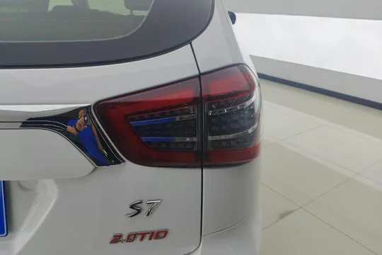 BYD S7