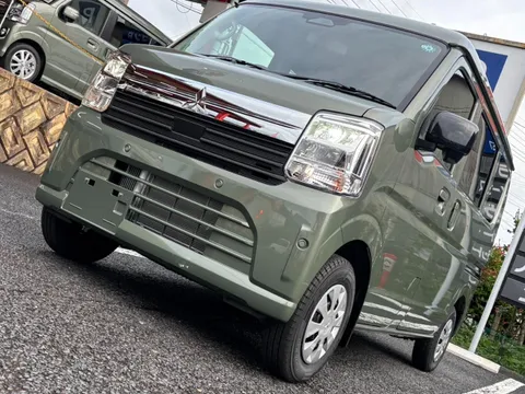 Mitsubishi Minicab Van