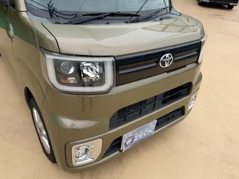 Toyota Pixis Mega