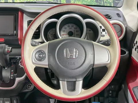 Honda N-BOX Slash